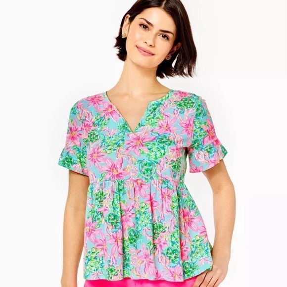 Lilly Pulitzer Jodee Short Sleeve Tropical Turtle Floral Coral Top Size Medium - Picture 1 of 5